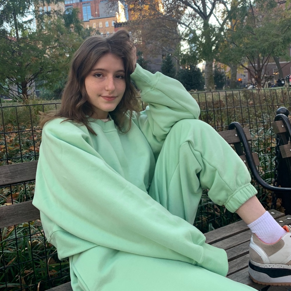 Meet your Posher, Yana